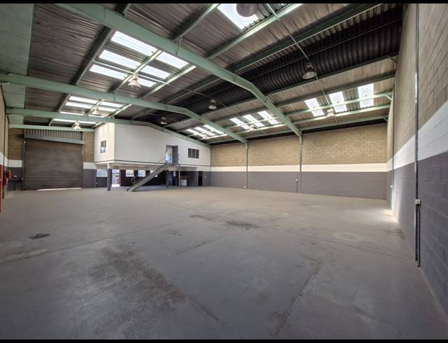 504M² WAREHOUSE TO LET IN WADEVILLE